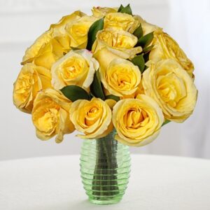 A bouquet of 15 yellow roses — flower delivery in Atlanta, GA